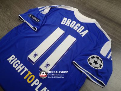 เสื้อฟุตบอล Retro ย้อนยุค Chelsea Home เชลซี เหย้า 2011-12 ชุดแชมป์ยูฟ่าแชมป์เปี้ยนลีค 11 DROGBA พร้อมอาร์ม - 02